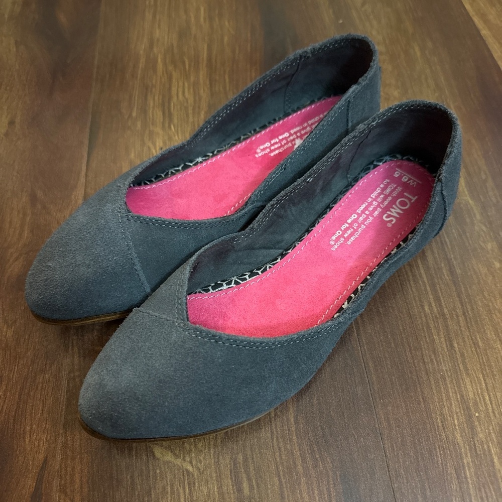 TOMS Suede Flat Gray Shoes Size 6.5 - Picture 2 of 6